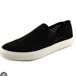 Steve Madden Owen low top slide on suede size 6.5